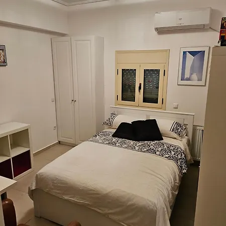 Guest house In Guest - Guest Within A In Lagonissi *